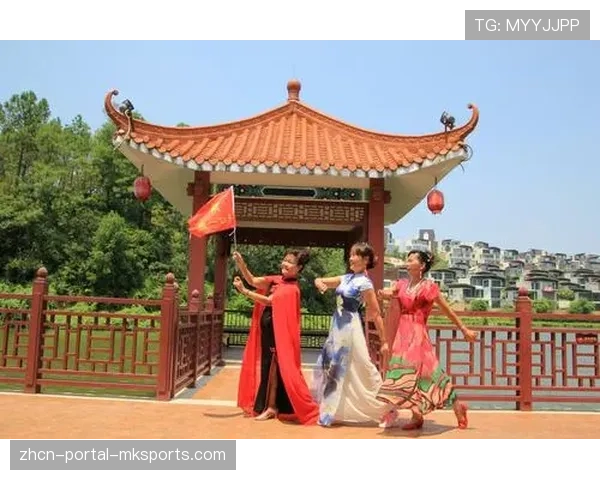 维拉公园响起掌声，埃梅里半场变阵四后卫迅速扭转局势